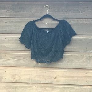 Cute off-the-shoulder women’s mid shirt